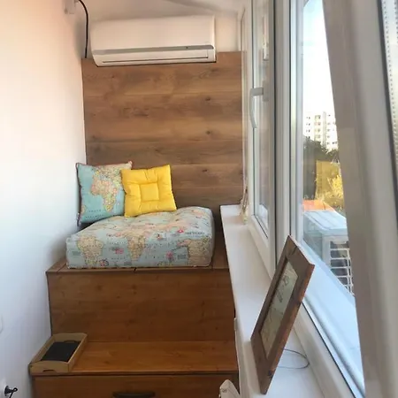 Apartment Travel And Discover @ Smart Near Metro Bucharest